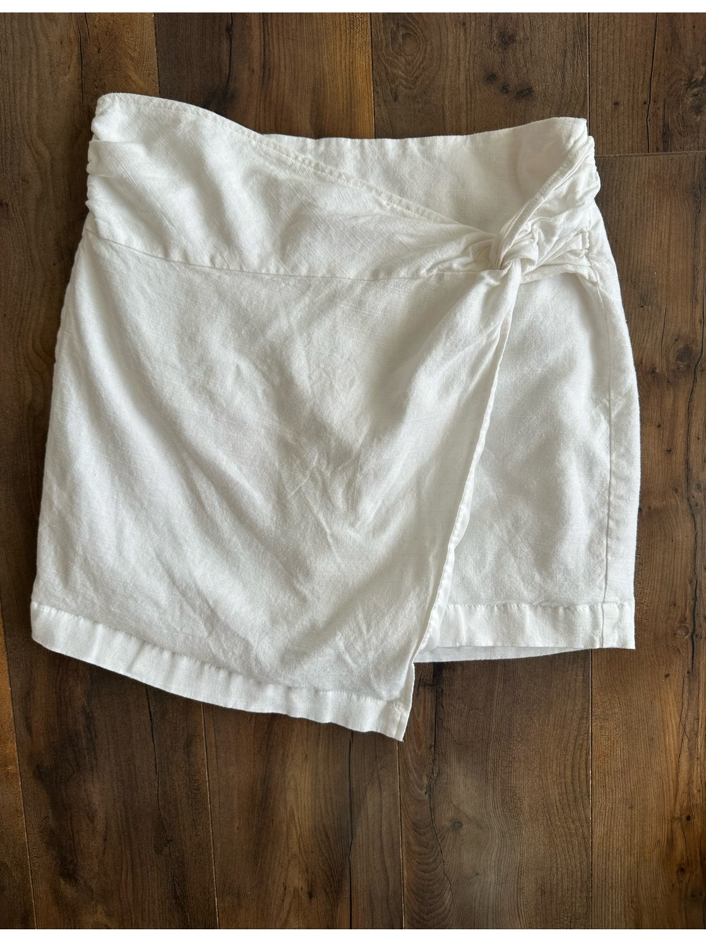GB White Linen Blend Twist Front Mini Skirt Size Medium Coastal Chic
